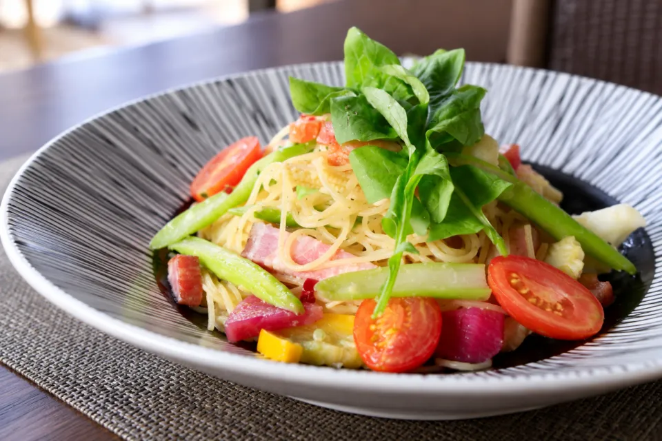 FUJIYAMA KITCHENの夏野菜とベーコンのパスタ