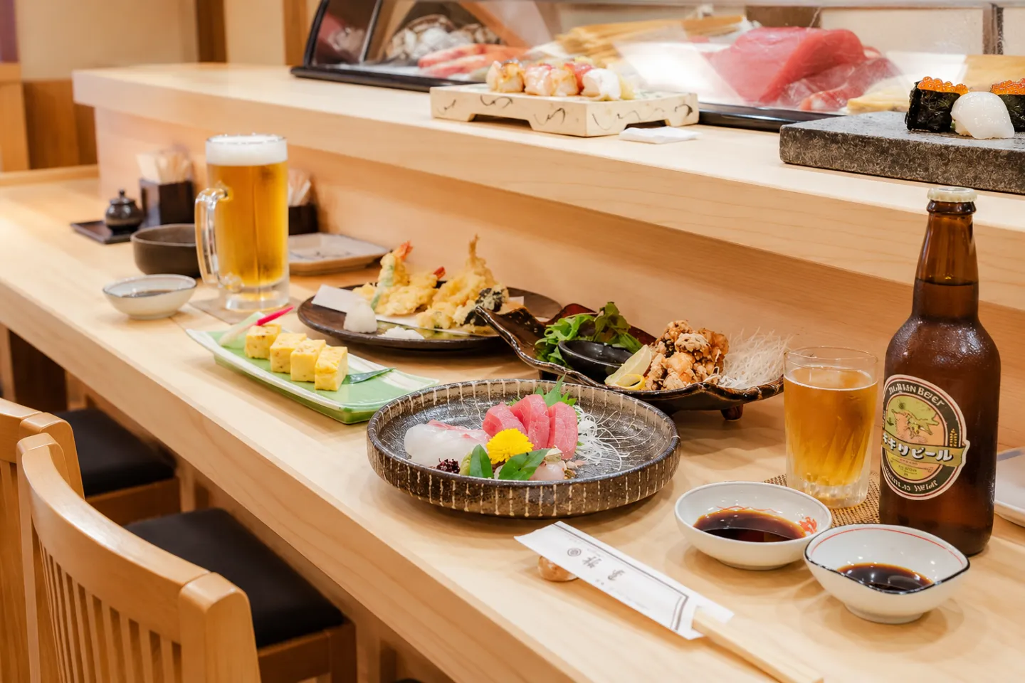 寿司・一品料理 福重のカウンターで楽しむ刺身と一品料理