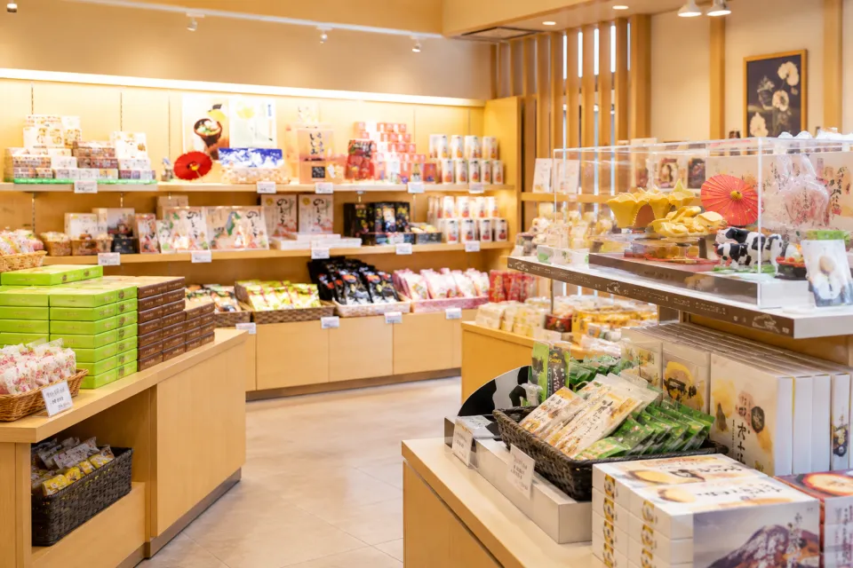 芙蓉別館の山陰の土産物を扱う売店