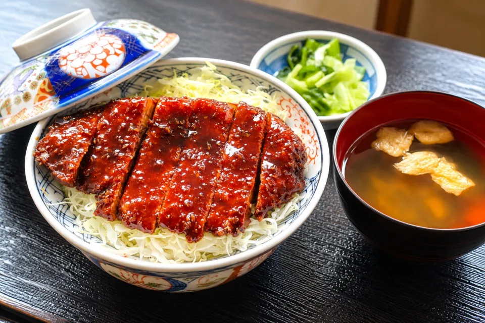 元祖煮込みソースカツ丼の店なかじまのキャベツソースカツ丼
