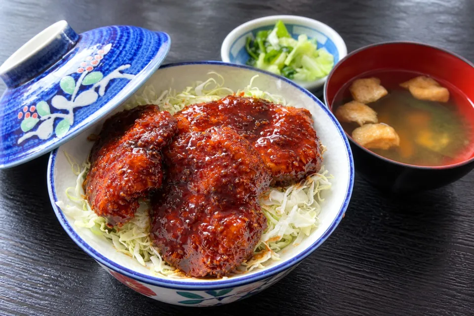 元祖煮込みソースカツ丼の店なかじまのヒレキャベツソースカツ丼