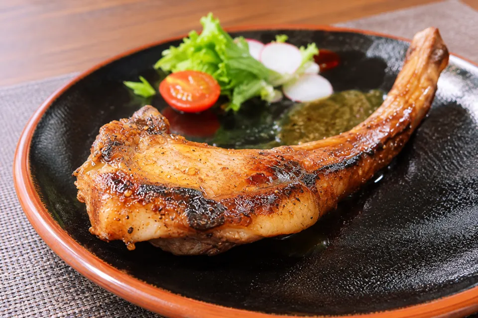 ジビエ料理の千葉亭の猪スペアリブ