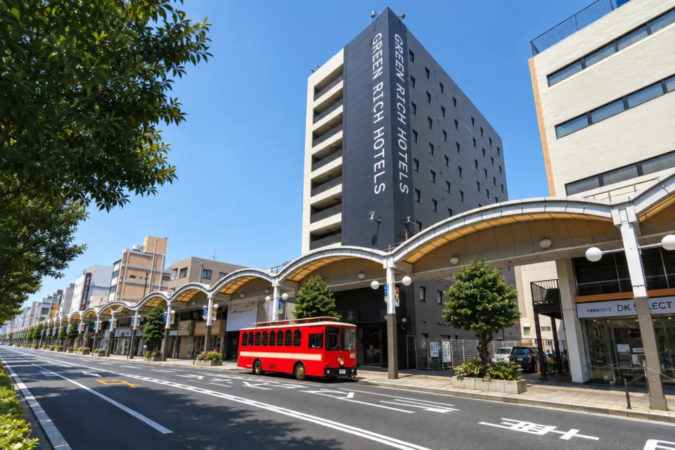 グリーンリッチホテル岩国駅前のアーケード沿いの外観