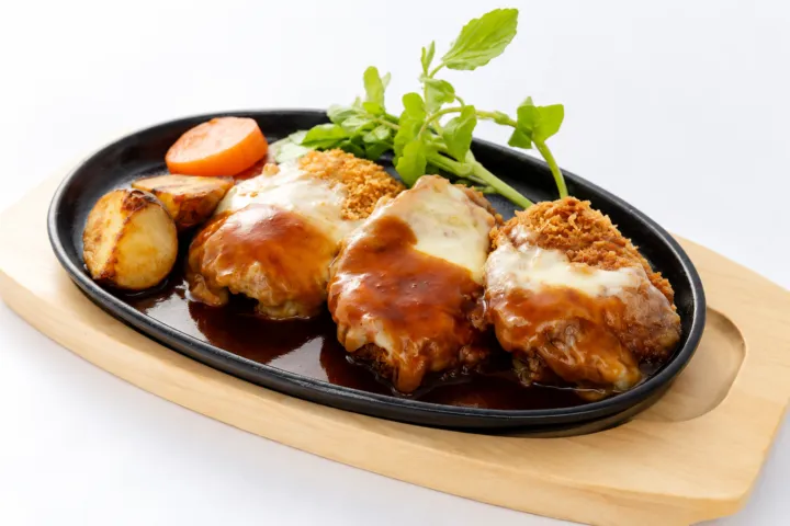 HACHI仙台本店のデミチーズヒレカツ