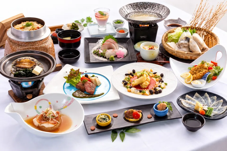 萩観光ホテルの旬の味覚を盛り込んだ会席料理