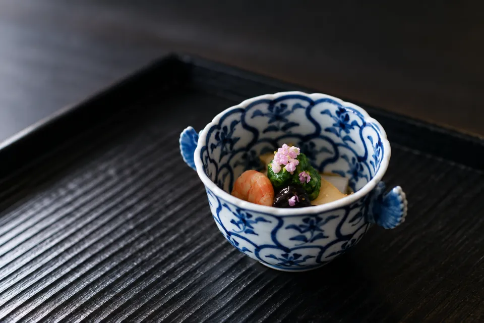 花紫の季節の懐石料理