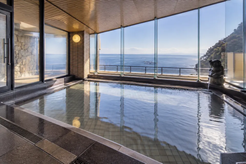 花乃丸の海を望む展望大浴場