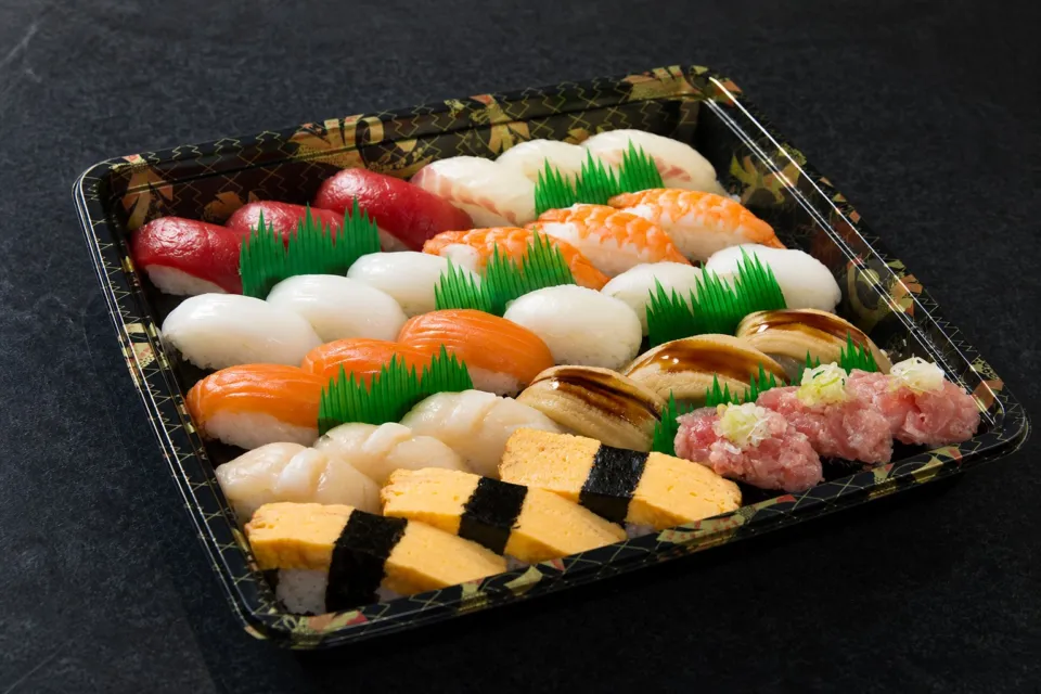 八食市場寿司の持ち帰り寿司「祭」