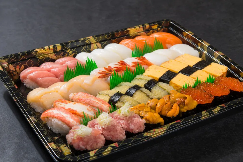 八食市場寿司の持ち帰り寿司「彩」