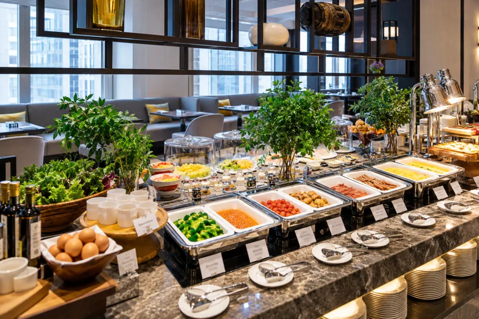 ヒルトン大阪のエグゼクティブラウンジの料理台