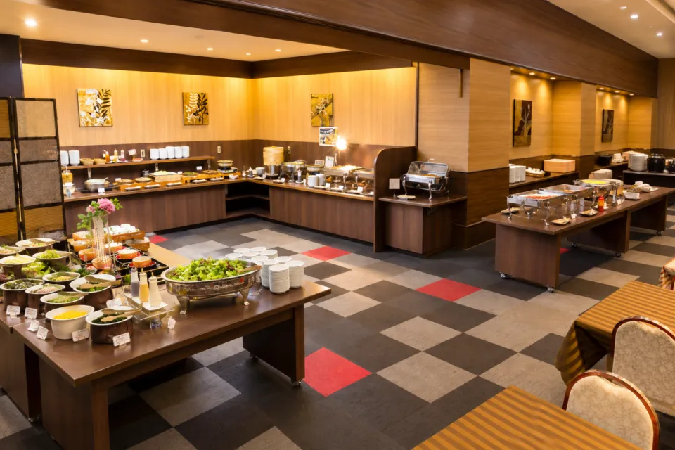 姫路キヤッスルグランヴィリオホテルの料理の並ぶ朝食会場