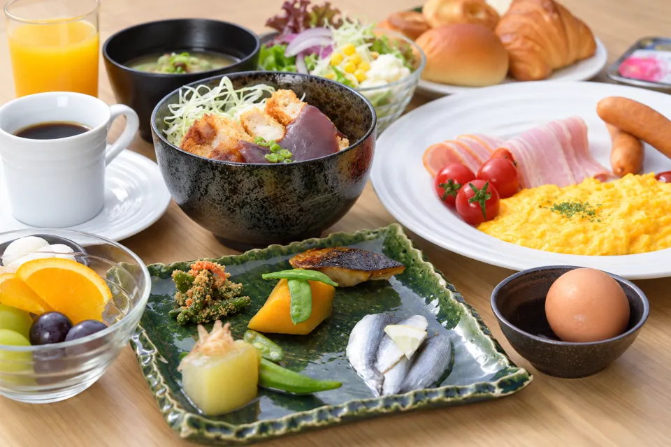 ホテルアベストグランデ岡山 なごみの湯の朝食の料理盛り付け