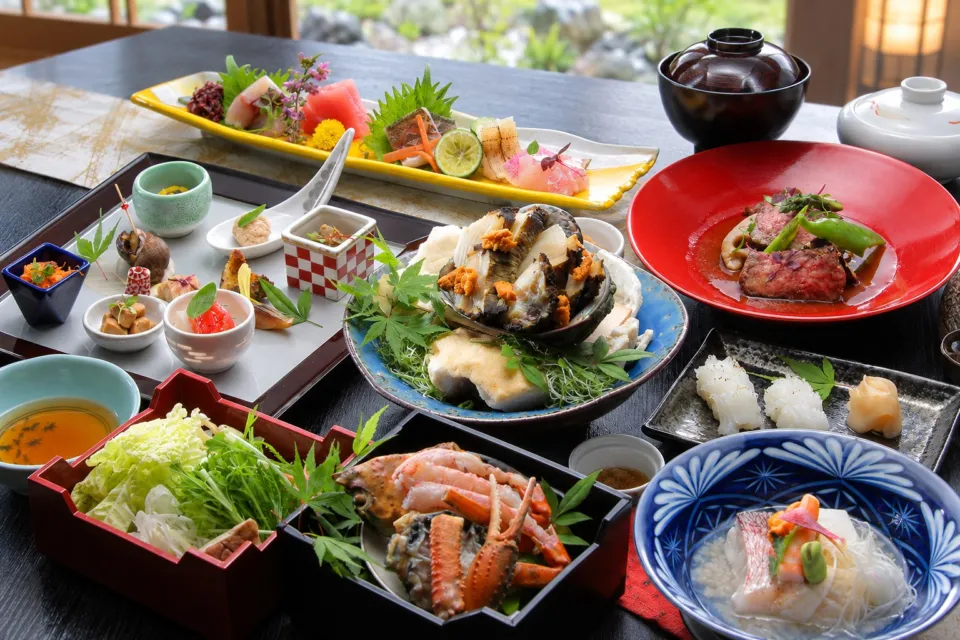 曲水の庭 ホテル玉泉の山陰の食材を盛り込んだ会席料理