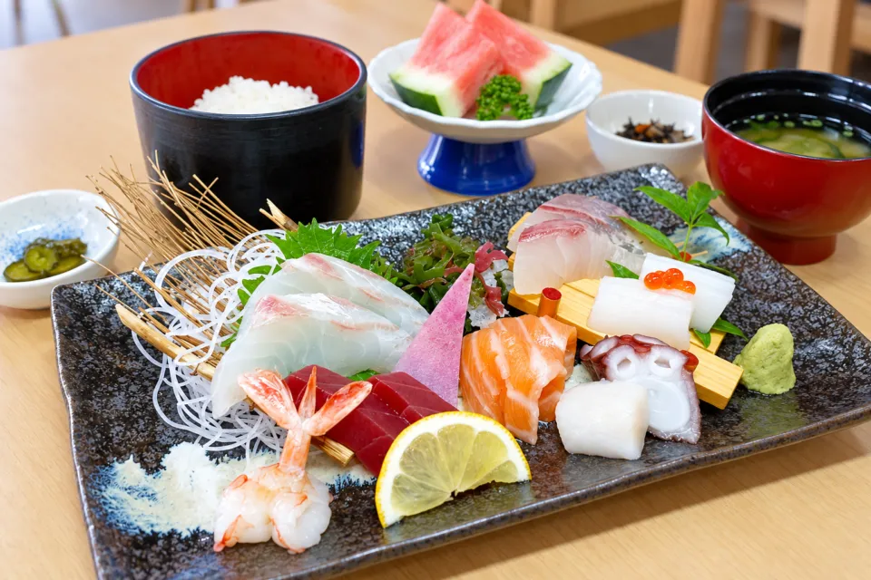 いきいき館レストランの厳選お造り定食