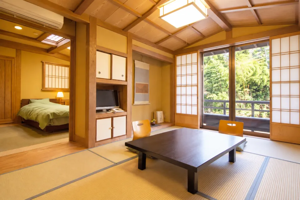 いこい旅館のきくの和室と寝室