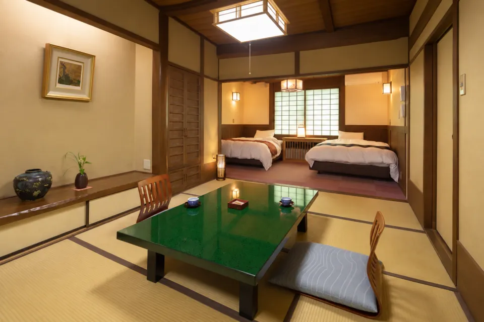 いこい旅館ののぞみの和室とツインベッド