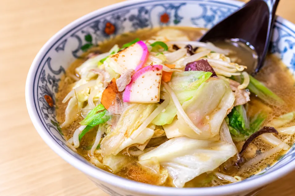 いまきん食堂の野菜と麺を盛ったチャンポン