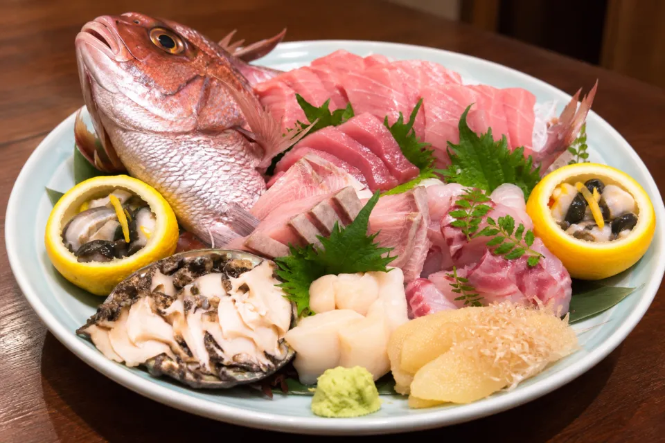 いしどりや懐食 新亀家の刺身盛り合わせ