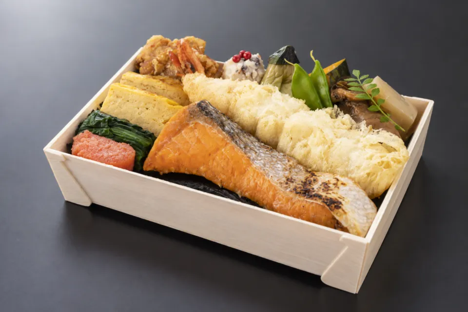 いしどりや懐食 新亀家の特製海苔弁当