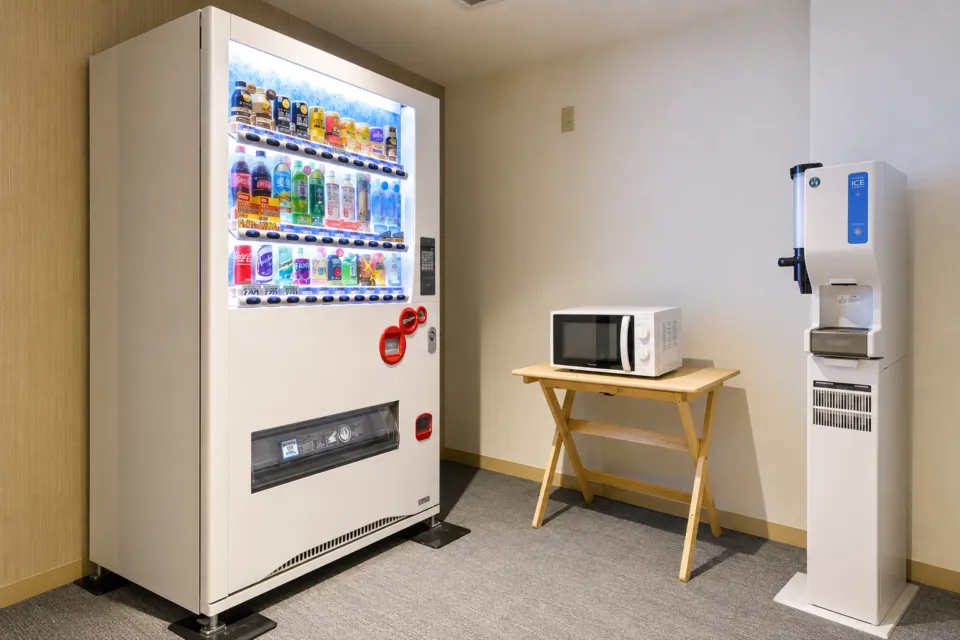 JR東日本ホテルメッツ 八戸の館内の自動販売機