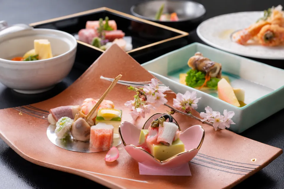 かいひん荘鎌倉の宴席料理の盛付例