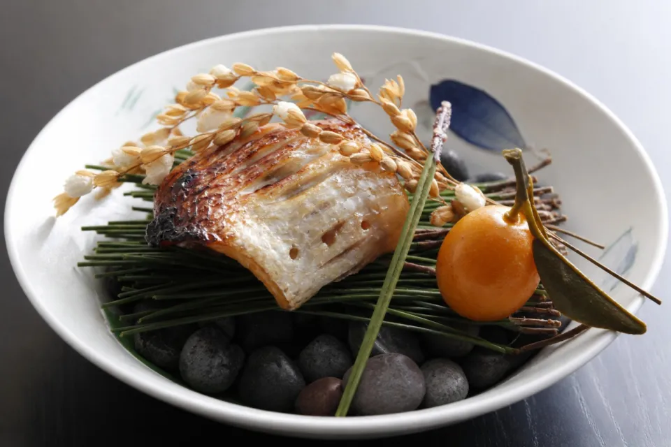 皆生つるやの香ばしく焼き上げた魚料理