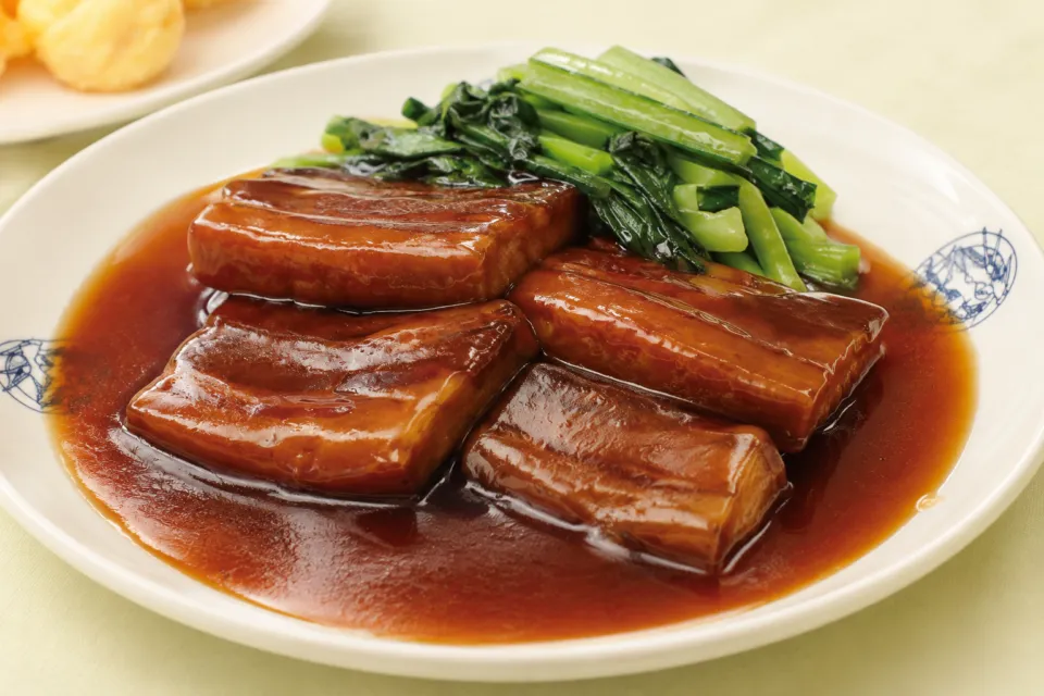 中国料理館 会楽園の青菜を添えた東坡肉