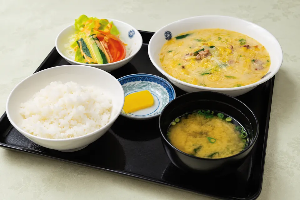 中国料理館 会楽園の主菜とご飯を組み合わせた食事セット