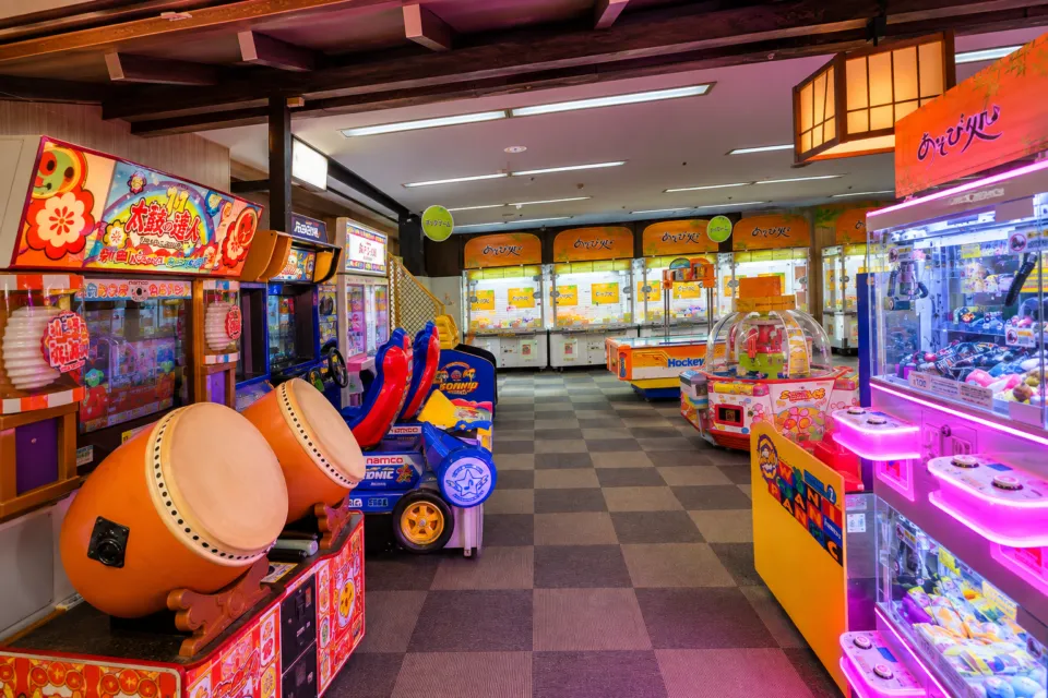 亀の井ホテル 那智勝浦のクレーンゲームなどが並ぶあそび処