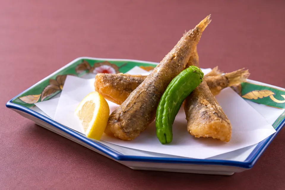 割烹 魚政の揚げ物の一皿