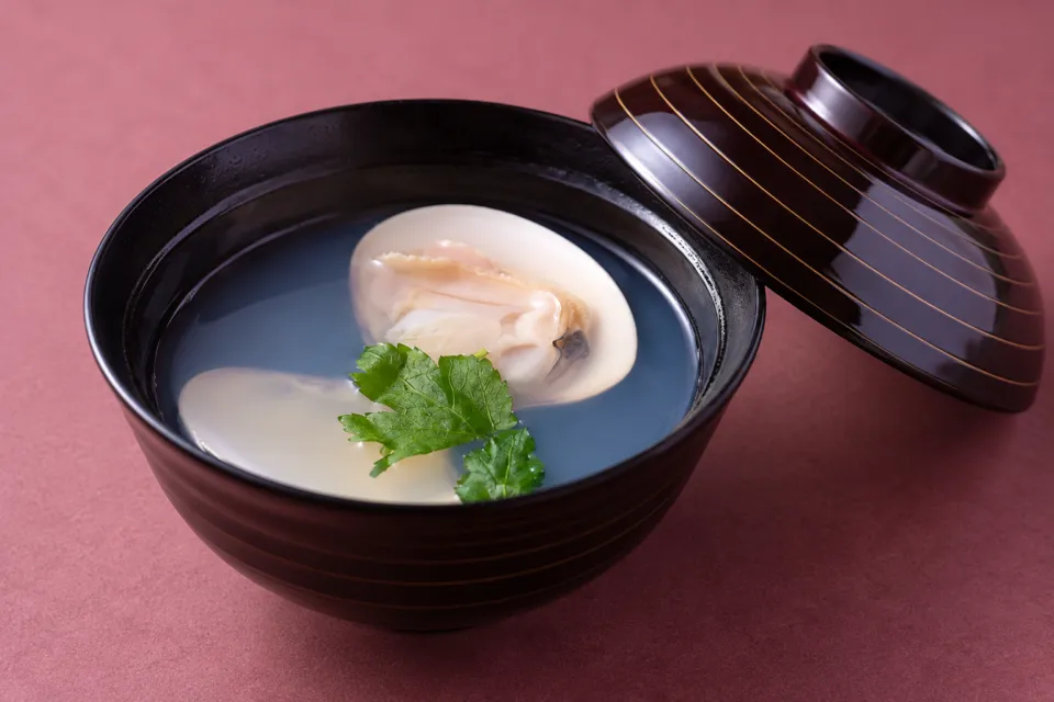 割烹 魚政の貝の汁物