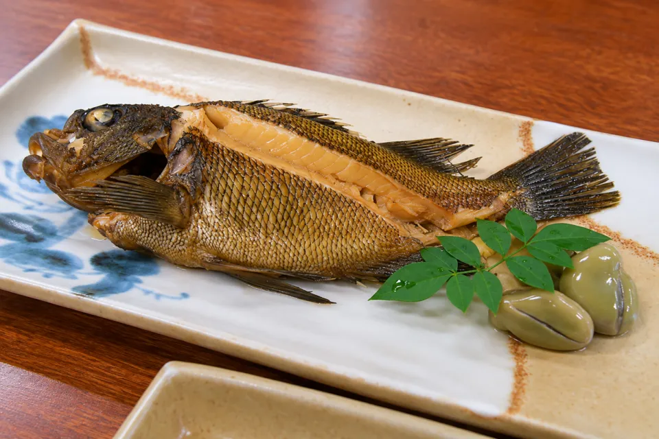 唐琴荘の煮魚の盛り付け例