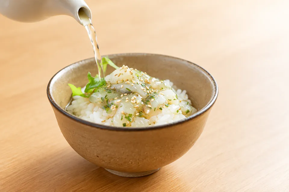 唐津第一ホテルリベールのご飯にだしを注ぐお茶漬け