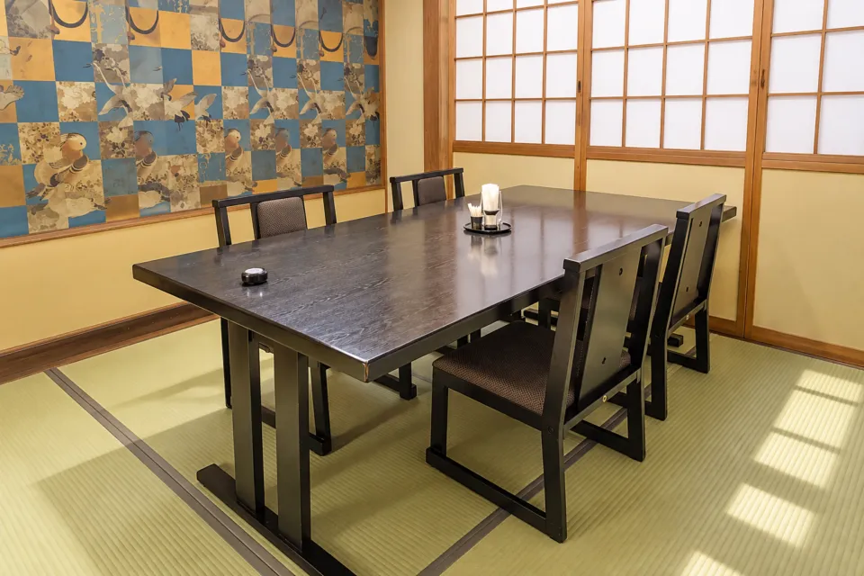 川越第一ホテルの和食処まどいの小上がりテーブル席
