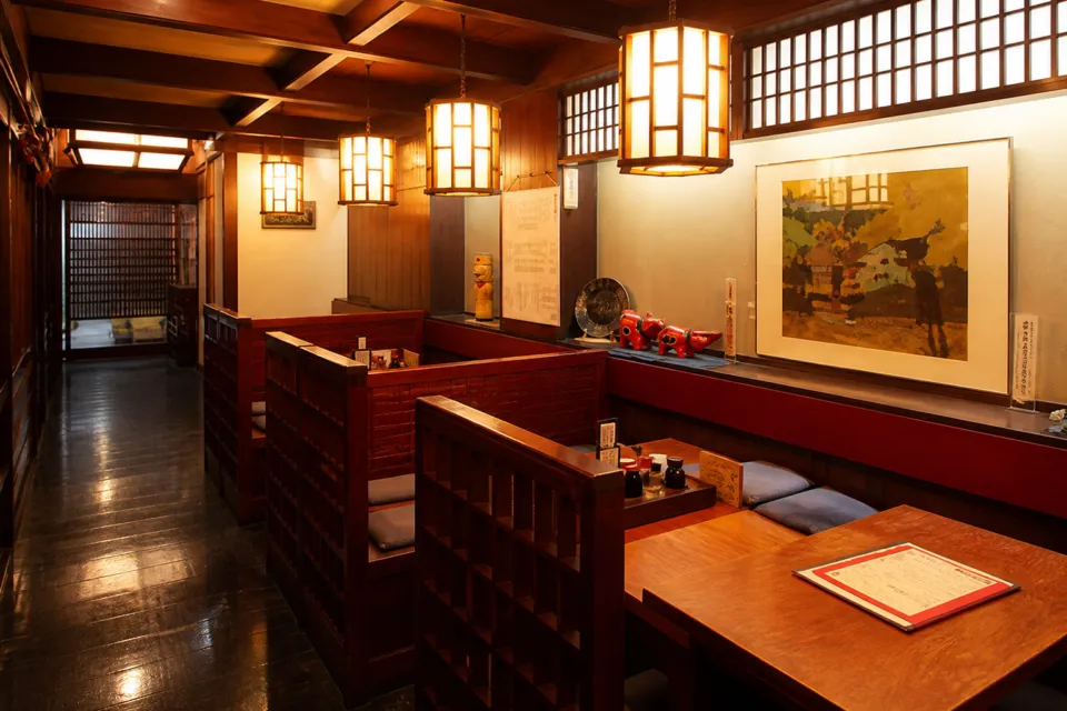 菊富士 本店の1階囲炉裏テーブル席