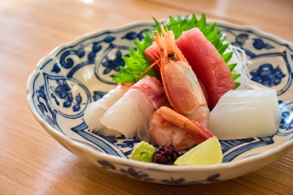 三木屋の夕食に供される刺身の盛り合わせ