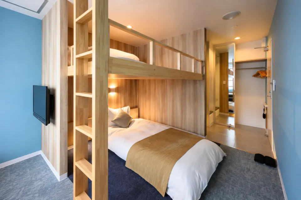 K.M.H art hotel by 呉森沢ホテルのBank Roomの二段ベッド