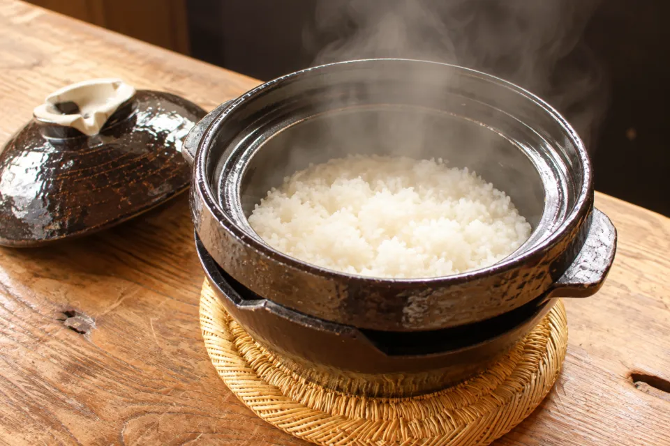 こめどこ食堂の土鍋の白ご飯