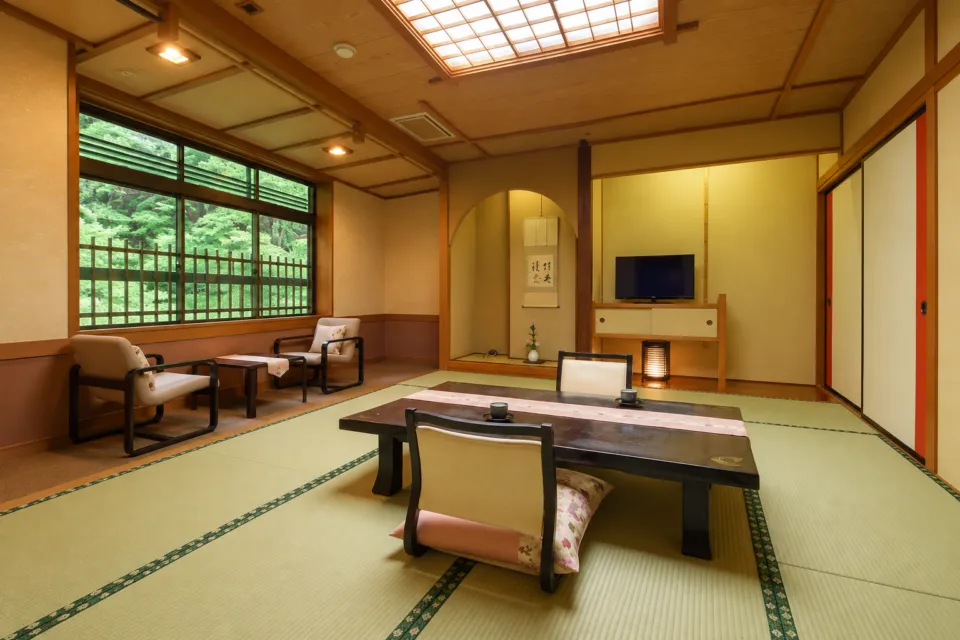 料理旅館今昔亭の源泉掛け流し風呂付和室