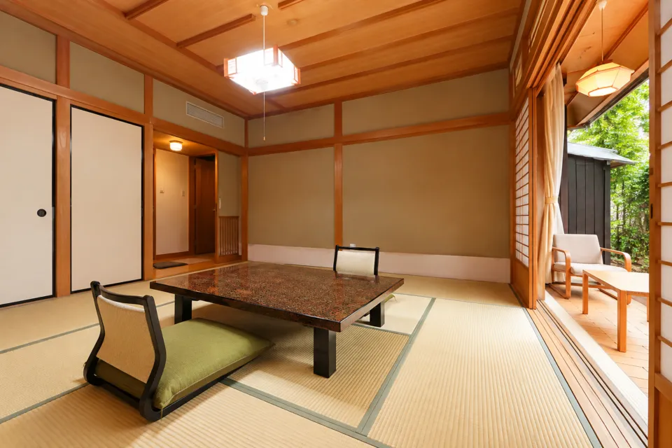 甲州湯村温泉 柳屋の檜露天風呂付き和室