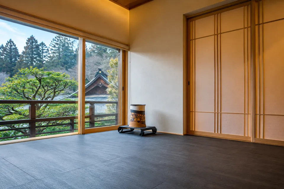 高野山別格本山 一乗院の遠山の窓辺