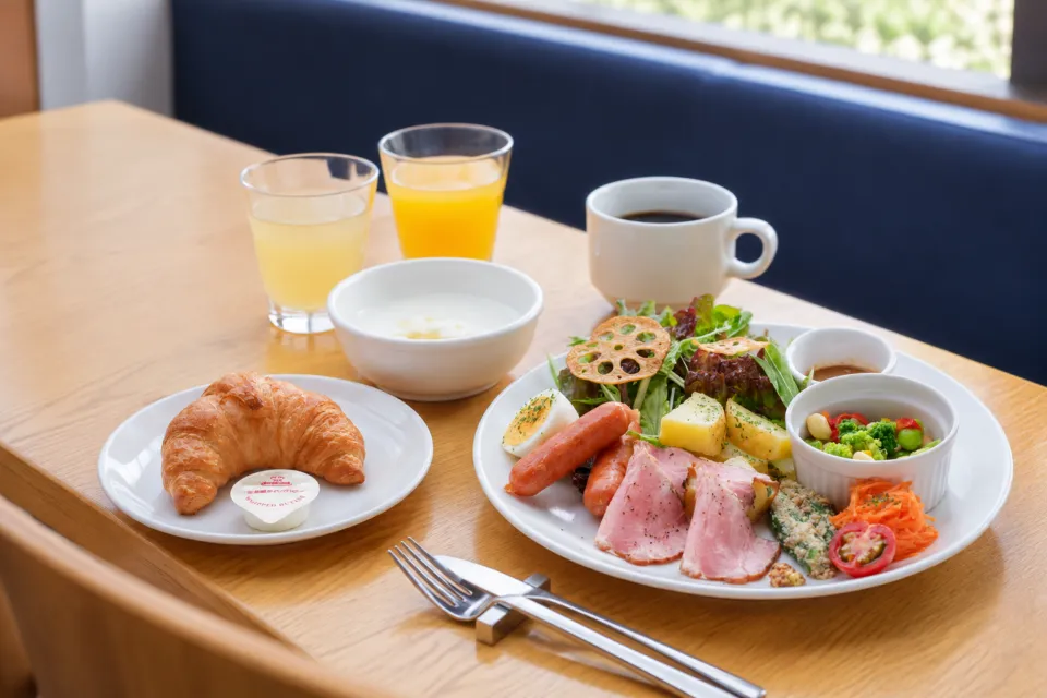 KUMU 金沢 by THE SHARE HOTELSの朝食プレート