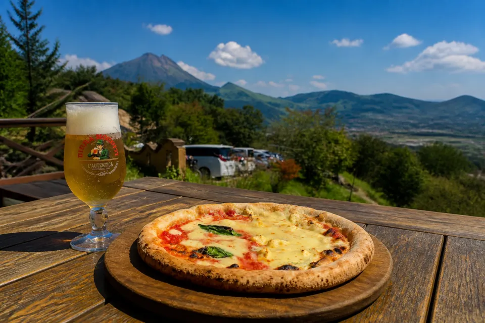 檪の丘のピッツァとビール越しの由布岳