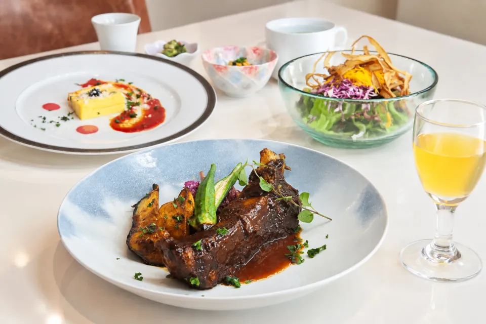 黒酢の郷 桷志田の有機野菜を合わせたコース料理