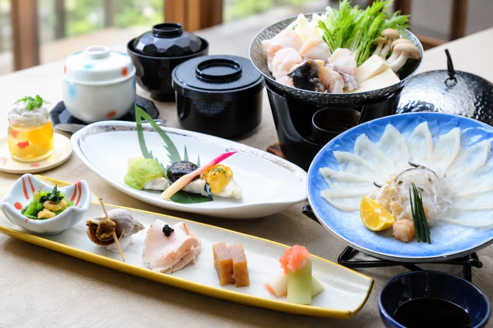 串と季節の料理 おはなのふぐコース