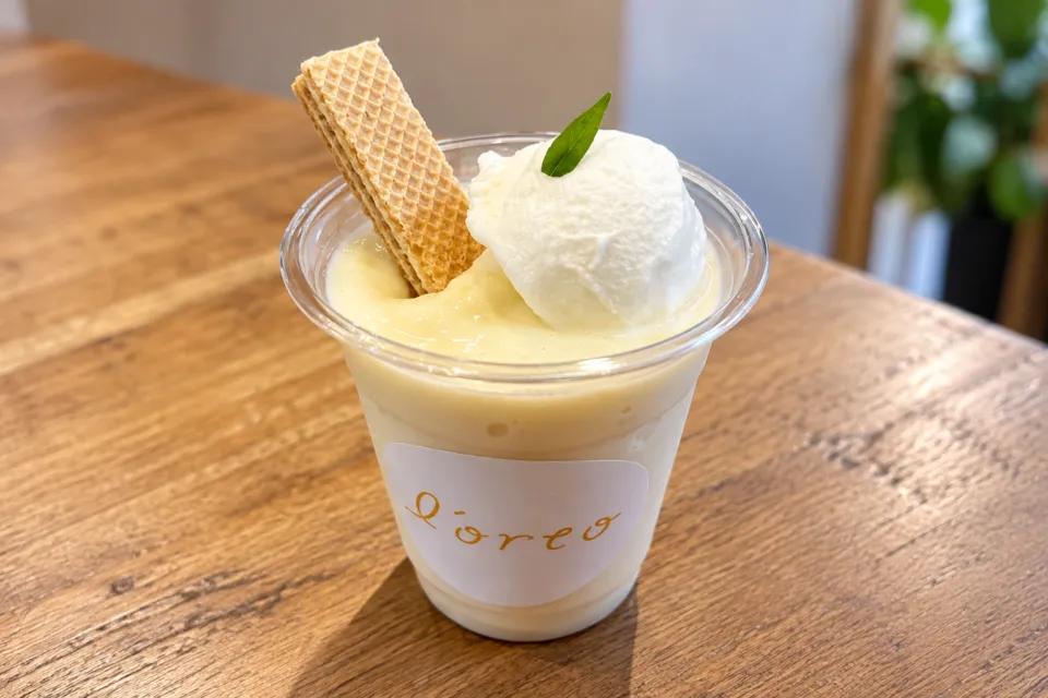 l'ortoのジェラートをのせたスムージー