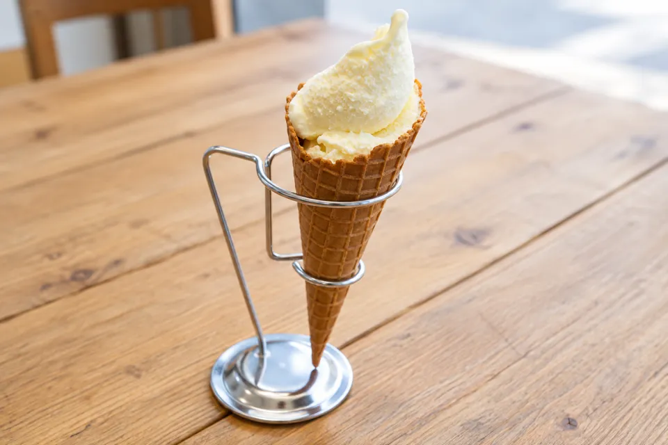 l'ortoのワッフルコーン入りジェラート