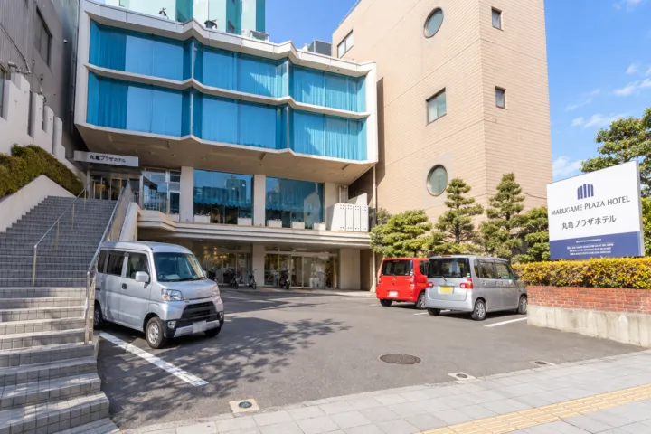 丸亀プラザホテルの正面外観