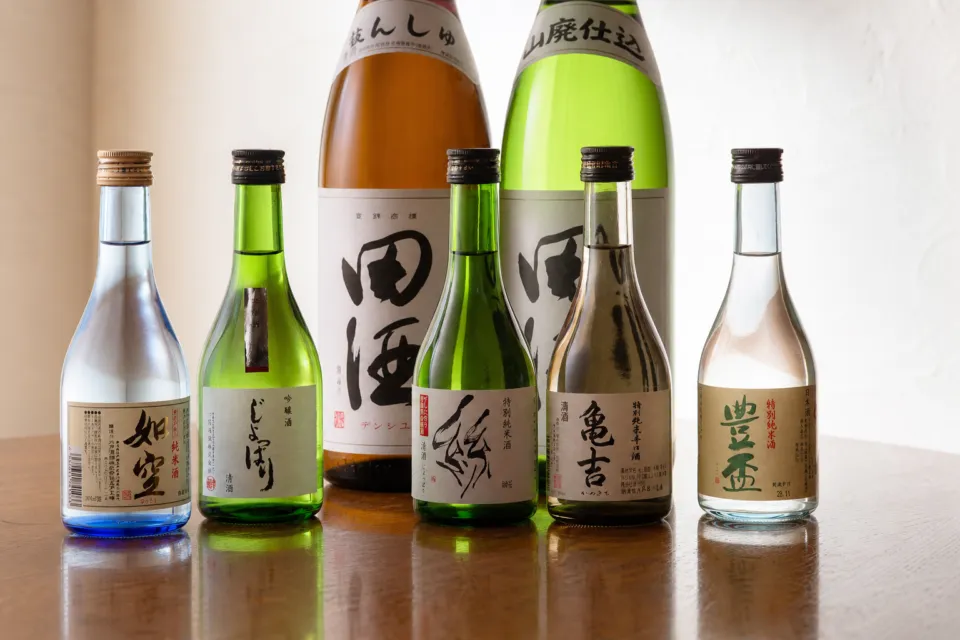 みちのく料理西むらの青森の地酒の瓶