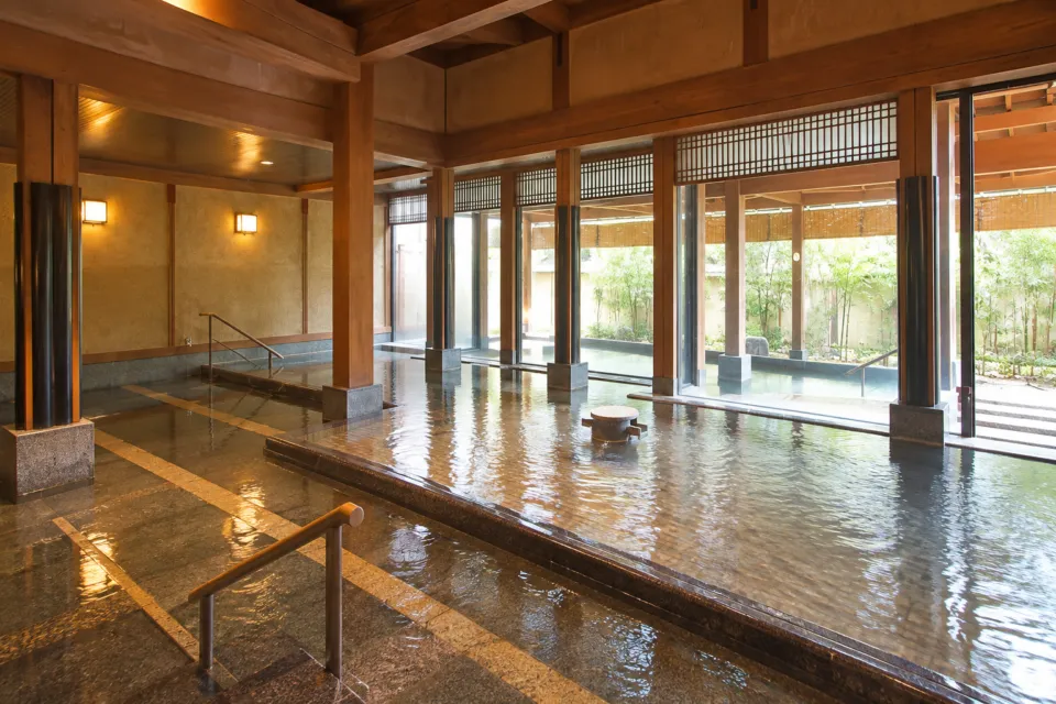 三朝薬師の湯 万翆楼の大浴場お薬師さま乃湯